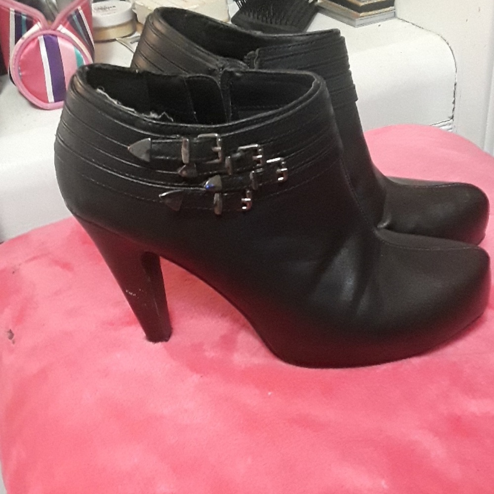 Guess mini boots
